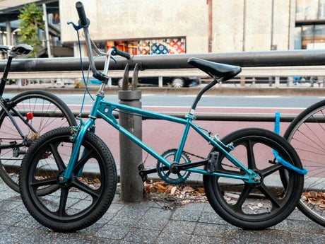 Vélo pliant électrique pas cher ou premium : lequel acheter en France